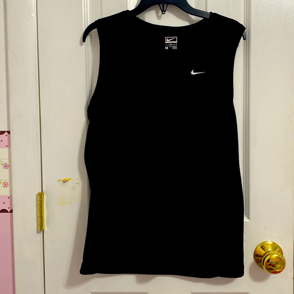 Nike sleeveless performance top